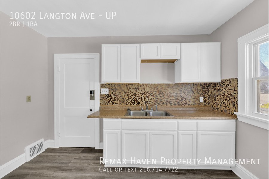 10602 Langton Ave | UP, Garfield Hts. - Spacious 2-bed 1-bath multi-fa property image