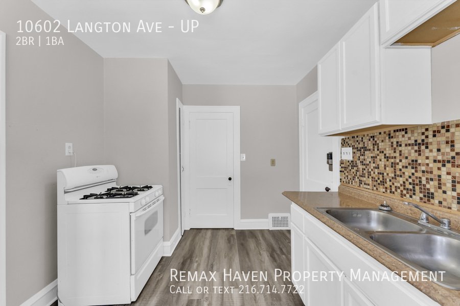 10602 Langton Ave | UP, Garfield Hts. - Spacious 2-bed 1-bath multi-fa property image