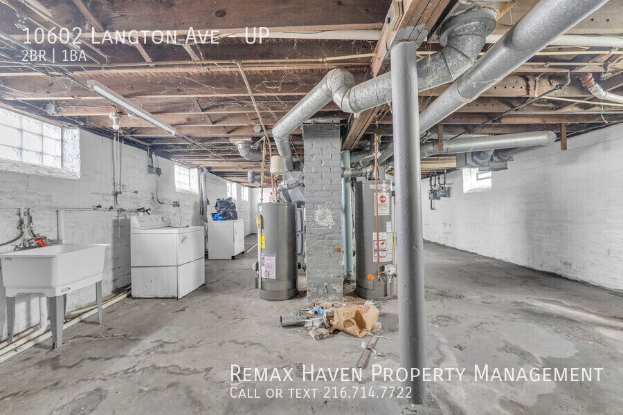 10602 Langton Ave | UP, Garfield Hts. - Spacious 2-bed 1-bath multi-fa property image