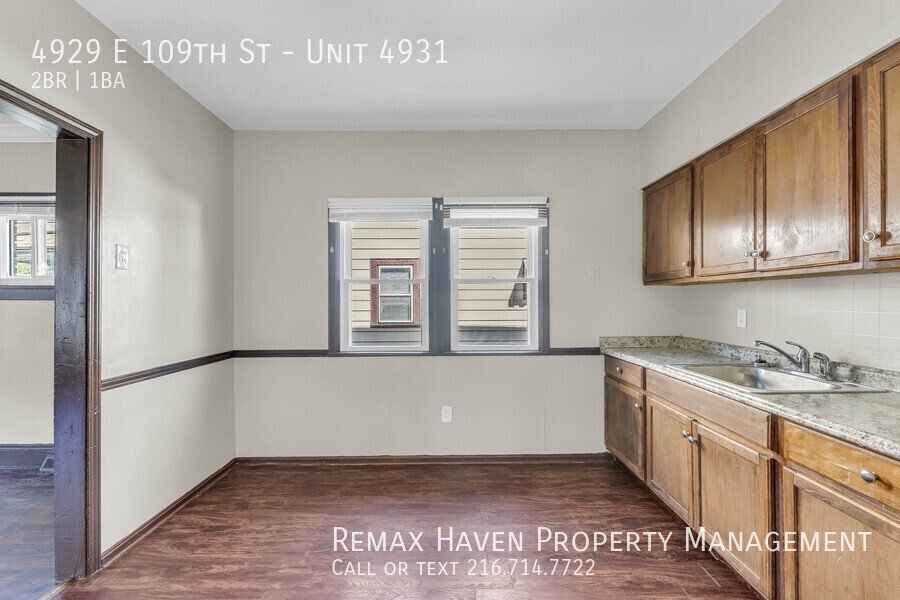 4929 (4931) E 109th St | DN, Garfield Heights - Spacious 2-bed 1-bath property image