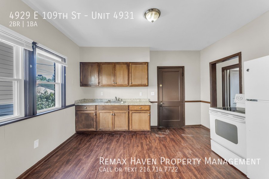 4929 (4931) E 109th St | DN, Garfield Heights - Spacious 2-bed 1-bath property image
