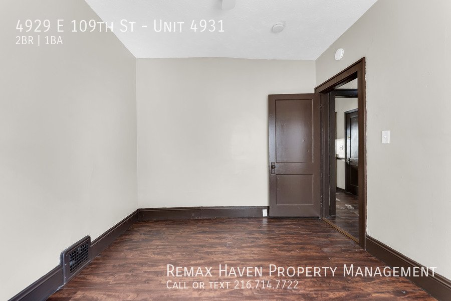 4929 (4931) E 109th St | DN, Garfield Heights - Spacious 2-bed 1-bath property image