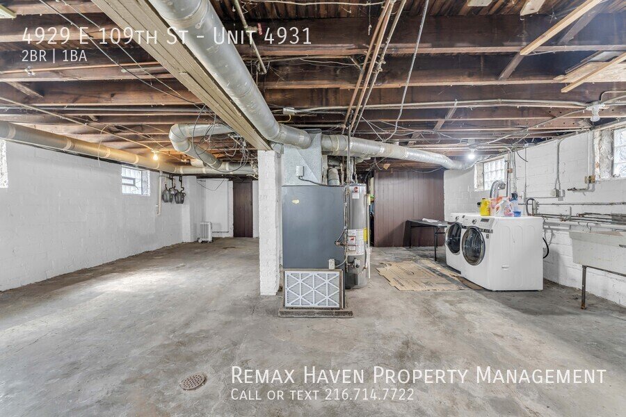 4929 (4931) E 109th St | DN, Garfield Heights - Spacious 2-bed 1-bath property image