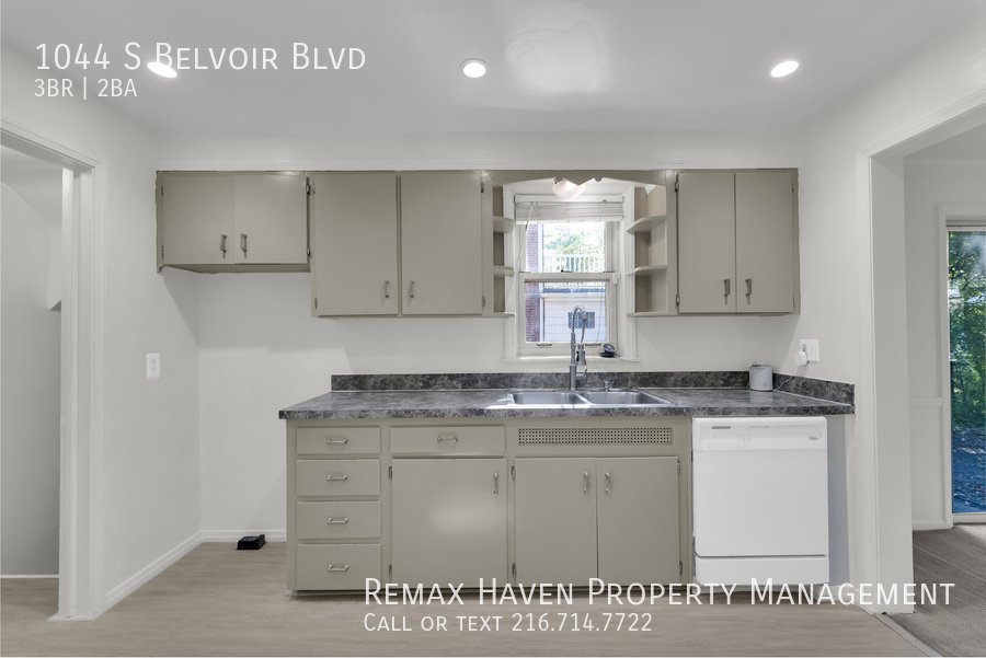 1044 S. Belvoir Blvd, South Euclid - Spacious 3-bed 1.5-bath single-fa property image