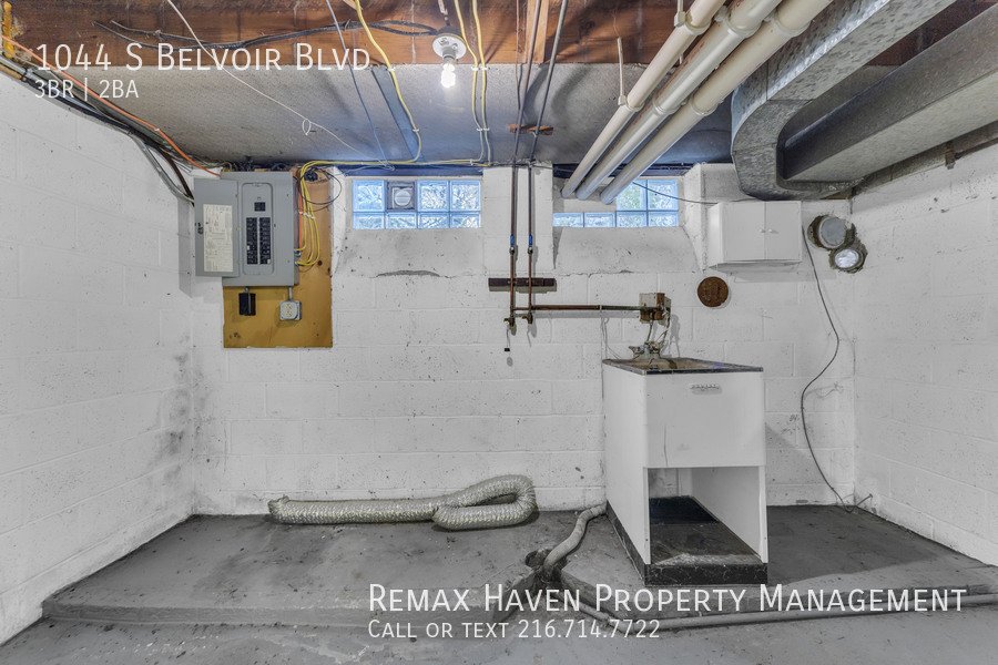 1044 S. Belvoir Blvd, South Euclid - Spacious 3-bed 1.5-bath single-fa property image