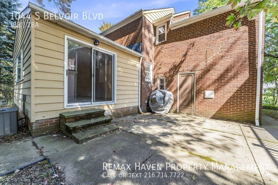 1044 S. Belvoir Blvd, South Euclid - Spacious 3-bed 1.5-bath single-fa property image