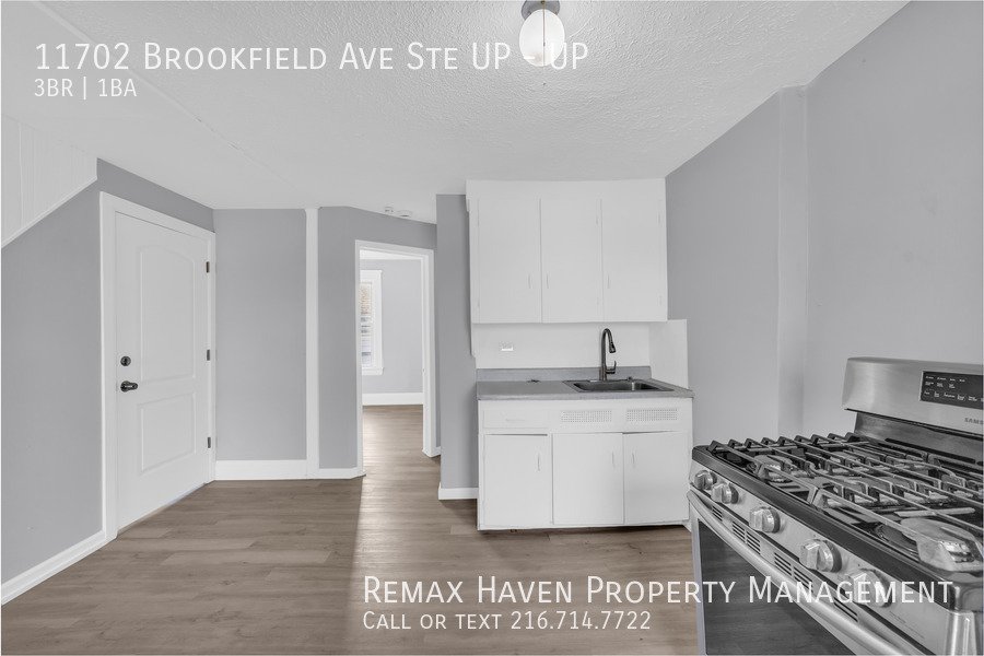 11702 Brookfield Ave | UP, Cleveland - Spacious 3-bed 1-bath multi-fam property image
