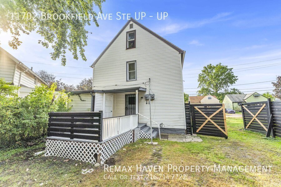 11702 Brookfield Ave | UP, Cleveland - Spacious 3-bed 1-bath multi-fam property image