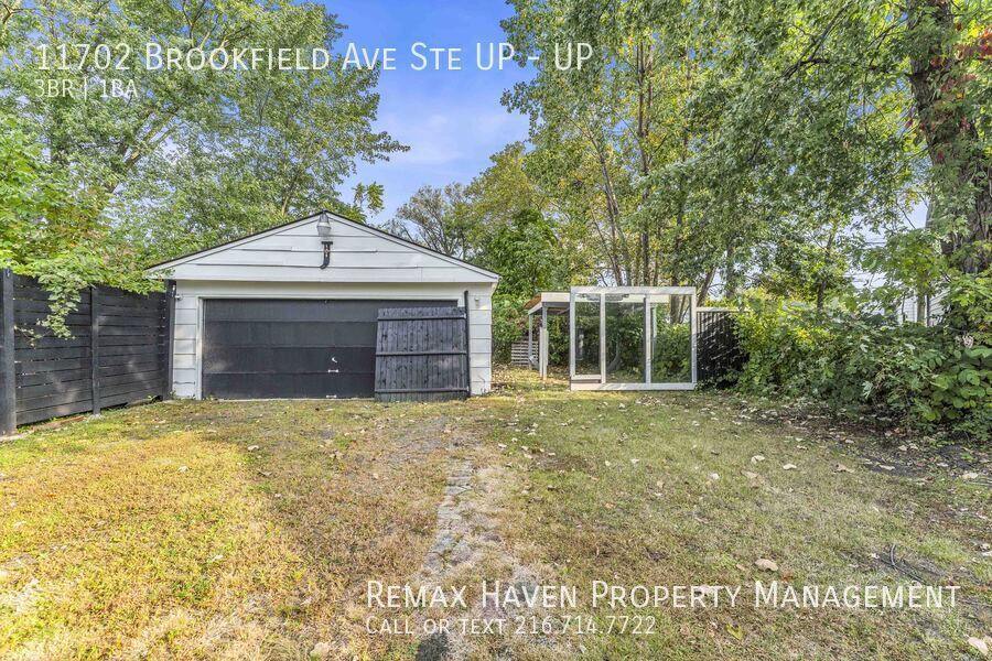 11702 Brookfield Ave | UP, Cleveland - Spacious 3-bed 1-bath multi-fam property image