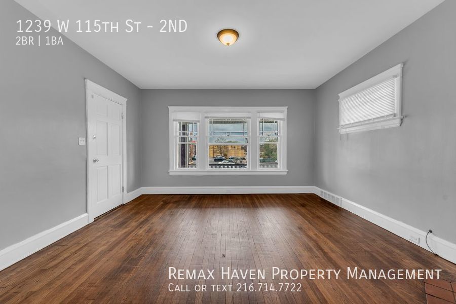 1239 W 115th St 2nd Floor, Cleveland -  Stunning 2 bed 1 bath multi fa property image