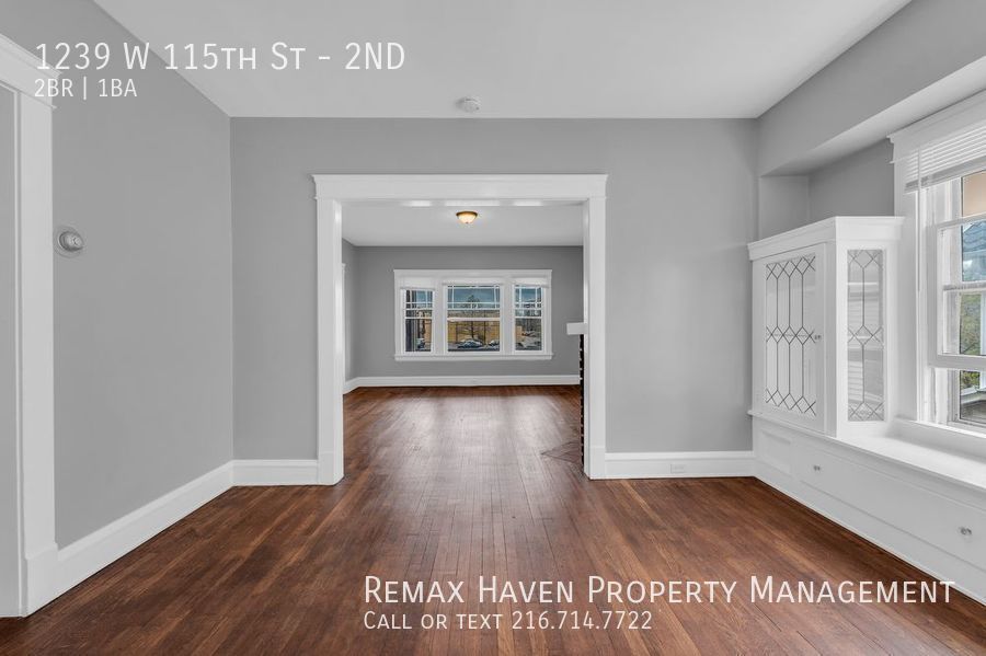 1239 W 115th St 2nd Floor, Cleveland -  Stunning 2 bed 1 bath multi fa property image