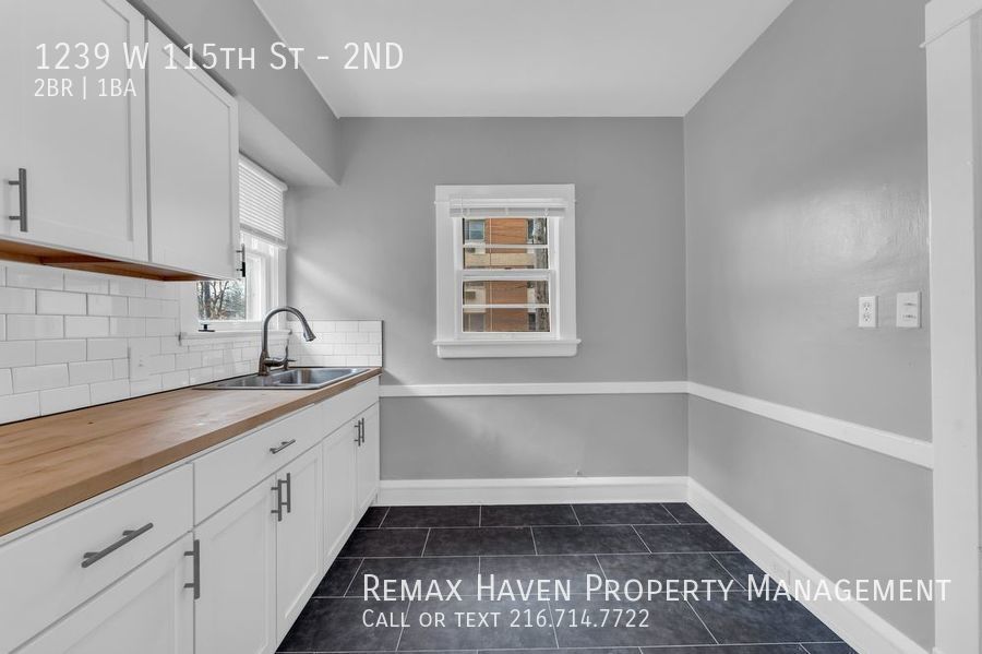 1239 W 115th St 2nd Floor, Cleveland -  Stunning 2 bed 1 bath multi fa property image