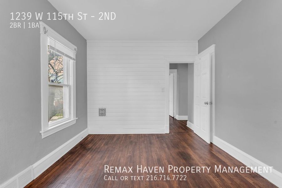 1239 W 115th St 2nd Floor, Cleveland -  Stunning 2 bed 1 bath multi fa property image