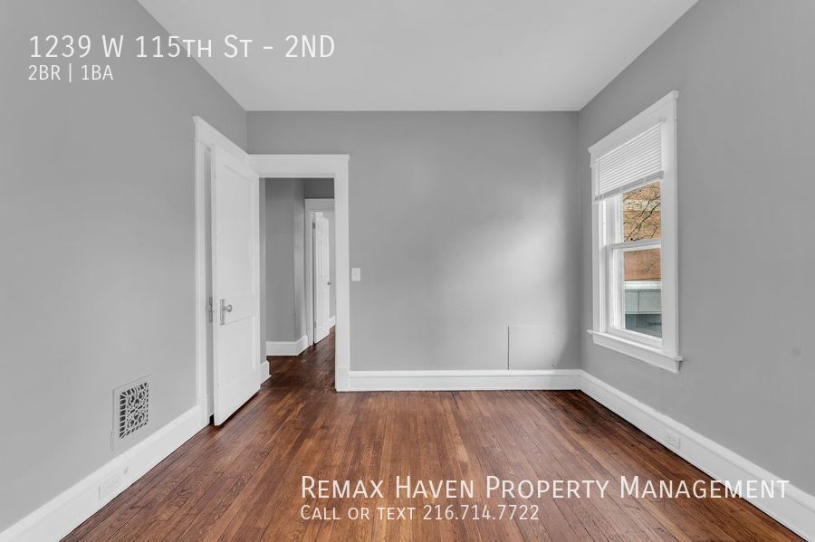 1239 W 115th St 2nd Floor, Cleveland -  Stunning 2 bed 1 bath multi fa property image