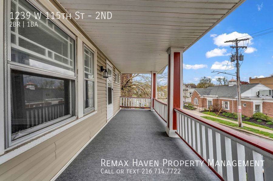 1239 W 115th St 2nd Floor, Cleveland -  Stunning 2 bed 1 bath multi fa property image