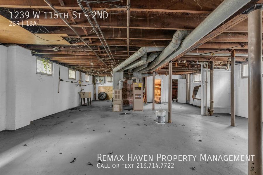 1239 W 115th St 2nd Floor, Cleveland -  Stunning 2 bed 1 bath multi fa property image