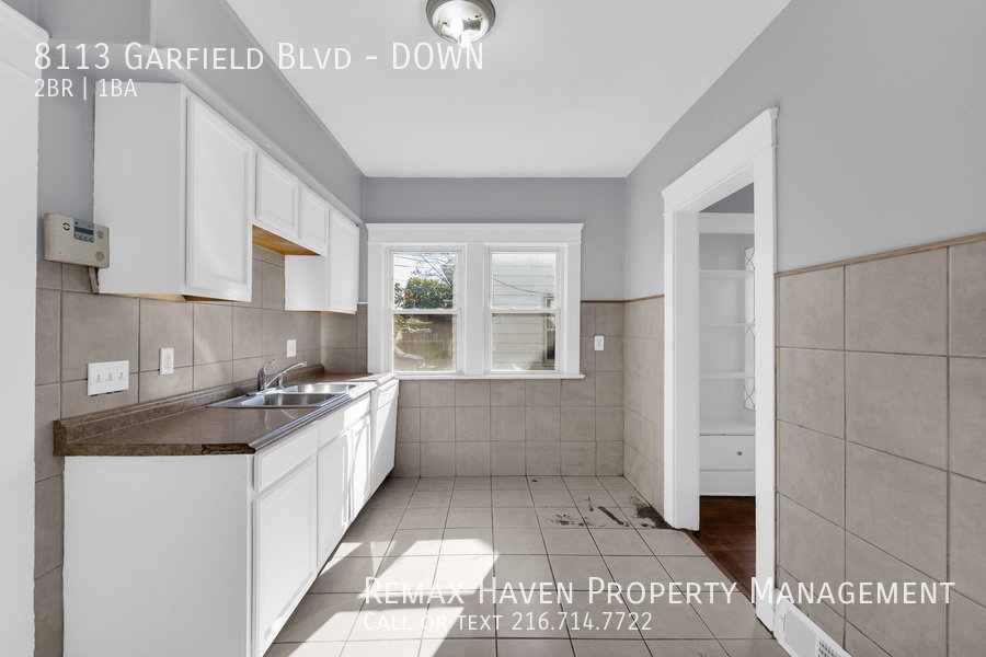 8113 Garfield Blvd | DN, Garfield Heights - Spacious 2-bed 1-bath mult property image
