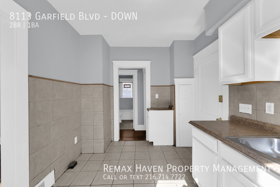 8113 Garfield Blvd | DN, Garfield Heights - Spacious 2-bed 1-bath mult property image