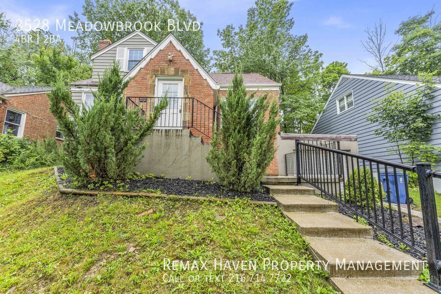 3528 Meadowbrook Blvd, Cleveland Heights - Spacious 4-bed 2-bath singl property image