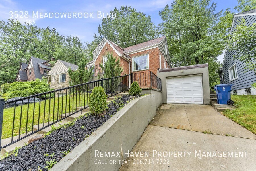3528 Meadowbrook Blvd, Cleveland Heights - Spacious 4-bed 2-bath singl property image
