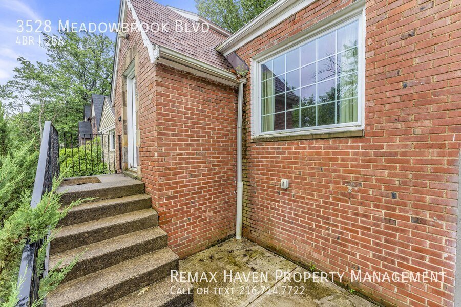 3528 Meadowbrook Blvd, Cleveland Heights - Spacious 4-bed 2-bath singl property image
