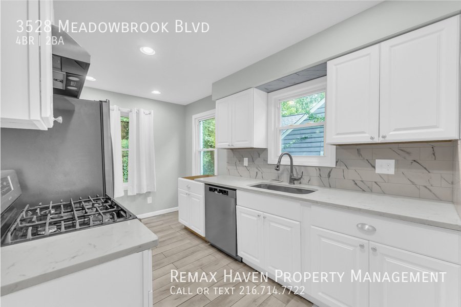 3528 Meadowbrook Blvd, Cleveland Heights - Spacious 4-bed 2-bath singl property image