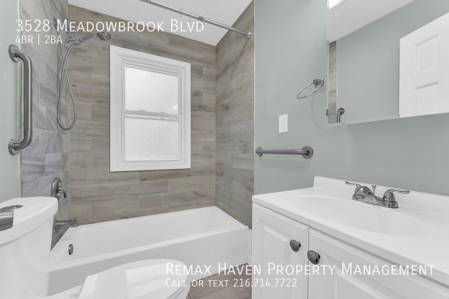 3528 Meadowbrook Blvd, Cleveland Heights - Spacious 4-bed 2-bath singl property image