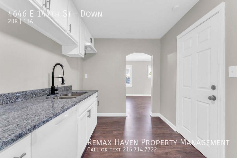 4646 E 147th St | DN, Cleveland - Spacious 2-bed 1-bath multi-family h property image