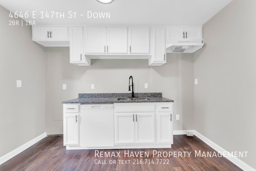 4646 E 147th St | DN, Cleveland - Spacious 2-bed 1-bath multi-family h property image