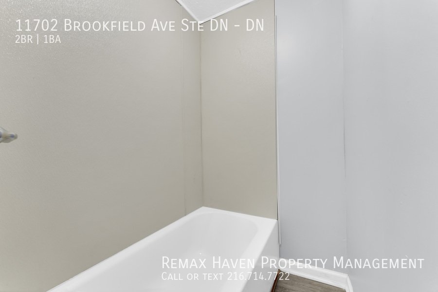 11702 Brookfield Ave | DN, Cleveland - Spacious 2-bed 1-bath multi-fam property image