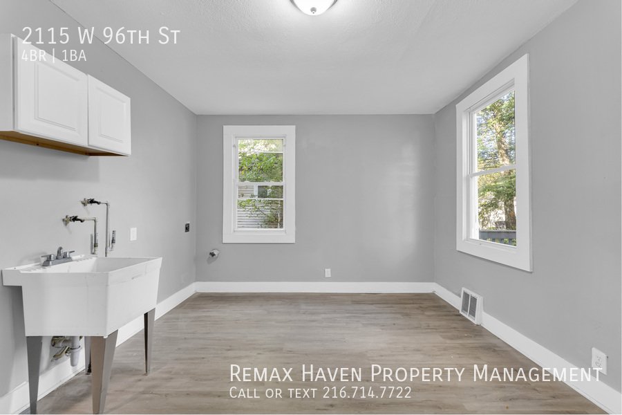 2115 W 96th St, Cleveland - Spacious 4-bed 1-bath single-family home! property image