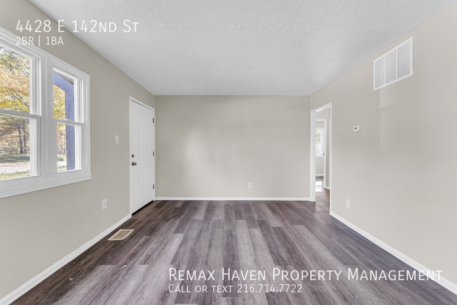 4428 E 142nd St, Cleveland - Spacious 2-bed 1-bath single-family home! property image