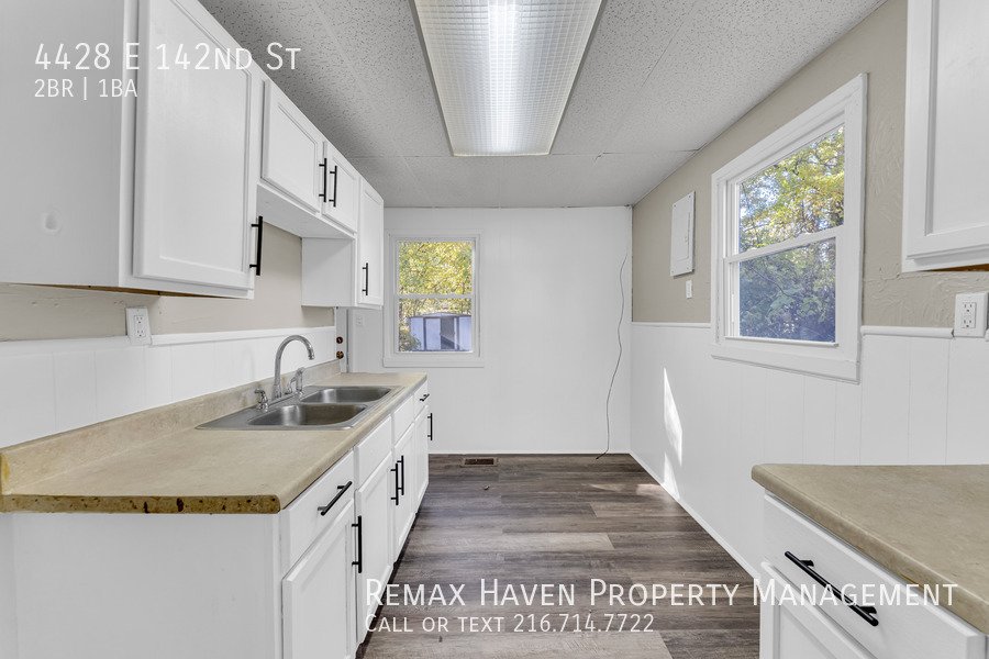 4428 E 142nd St, Cleveland - Spacious 2-bed 1-bath single-family home! property image