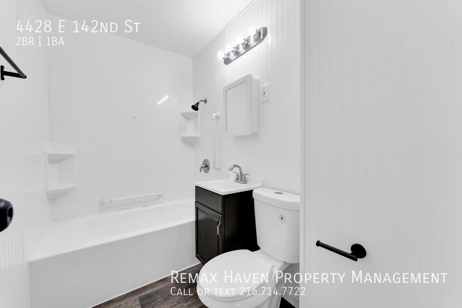 4428 E 142nd St, Cleveland - Spacious 2-bed 1-bath single-family home! property image