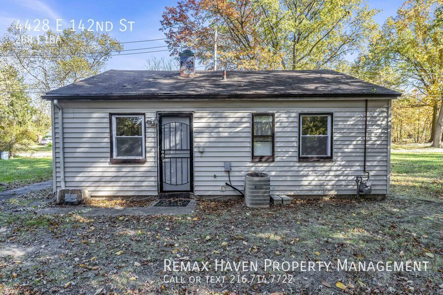 4428 E 142nd St, Cleveland - Spacious 2-bed 1-bath single-family home! property image