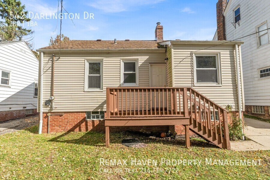 542 Darlington Dr, Bedford - Spacious 2-bed 1-bath single-family home! property image