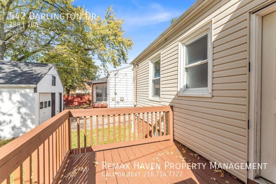 542 Darlington Dr, Bedford - Spacious 2-bed 1-bath single-family home! property image