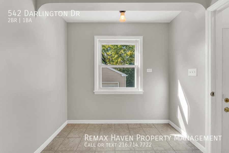 542 Darlington Dr, Bedford - Spacious 2-bed 1-bath single-family home! property image