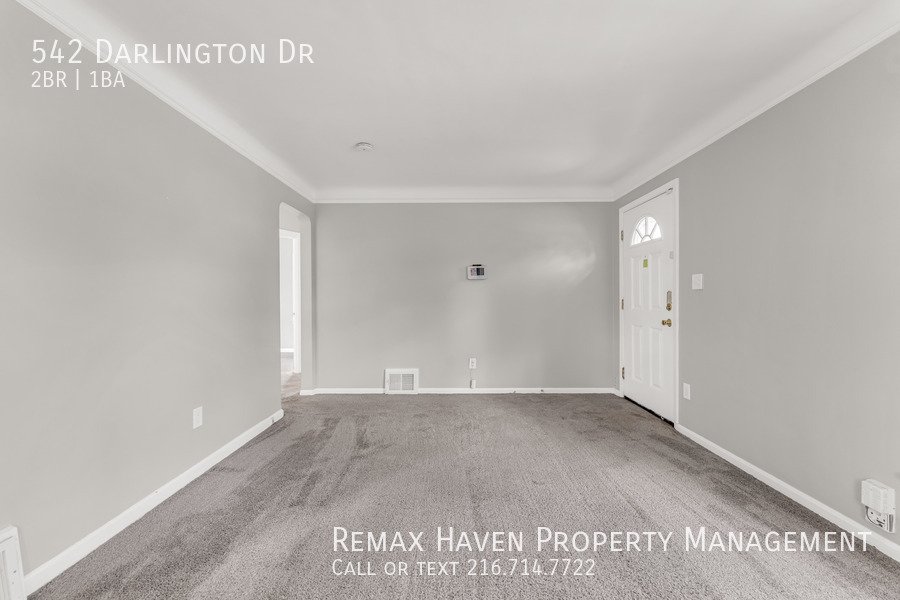 542 Darlington Dr, Bedford - Spacious 2-bed 1-bath single-family home! property image