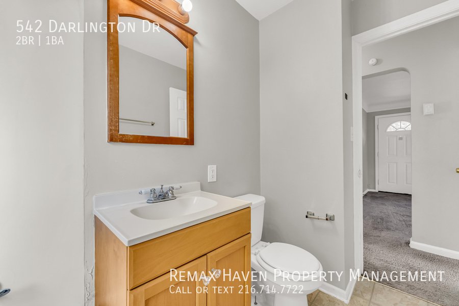 542 Darlington Dr, Bedford - Spacious 2-bed 1-bath single-family home! property image