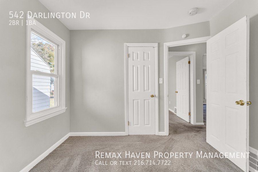 542 Darlington Dr, Bedford - Spacious 2-bed 1-bath single-family home! property image