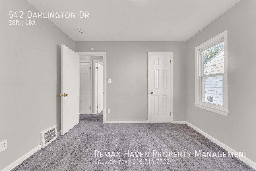 542 Darlington Dr, Bedford - Spacious 2-bed 1-bath single-family home! property image