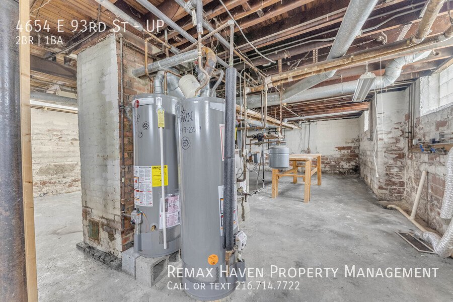 4654 E 93rd St | UP, Garfield Heights - Spacious 2-bed 1-bath multi-fa property image