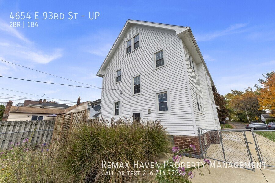 4654 E 93rd St | UP, Garfield Heights - Spacious 2-bed 1-bath multi-fa property image