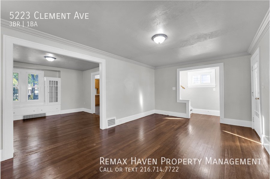 5223 Clement Ave, Maple Heights - Spacious 3-bed 1-bath single-family property image