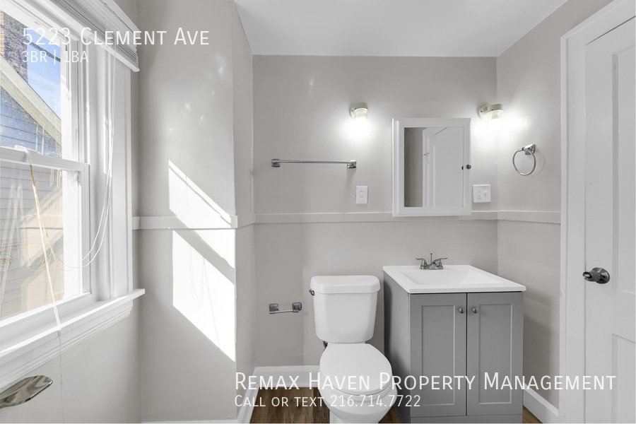 5223 Clement Ave, Maple Heights - Spacious 3-bed 1-bath single-family property image