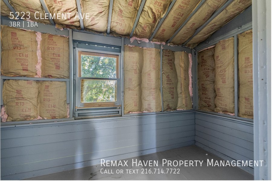 5223 Clement Ave, Maple Heights - Spacious 3-bed 1-bath single-family property image