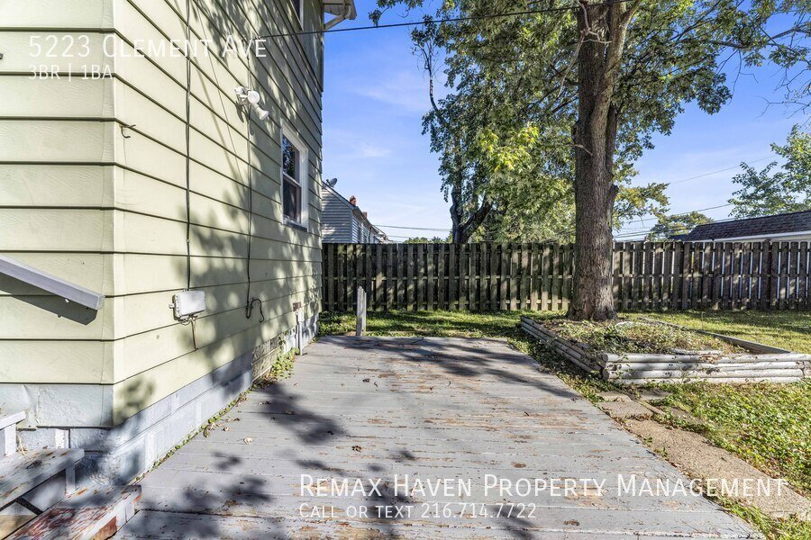5223 Clement Ave, Maple Heights - Spacious 3-bed 1-bath single-family property image