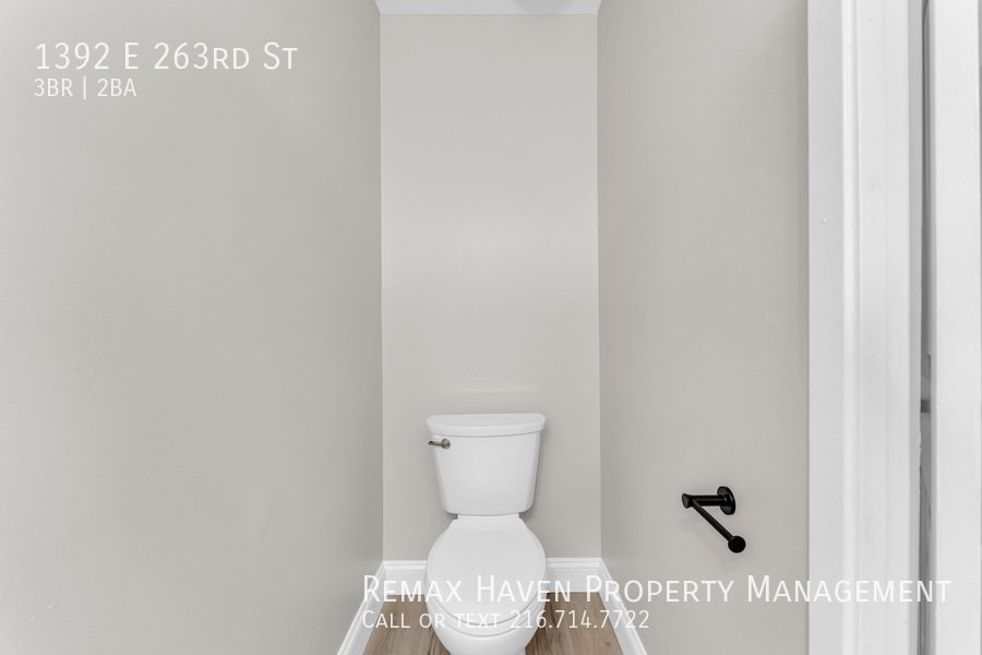 1392 E 263rd St, Euclid - Spacious 3-bed 1.5-bath single-family home! property image