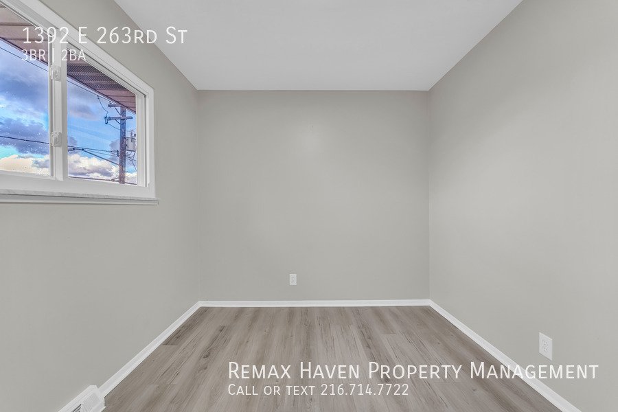 1392 E 263rd St, Euclid - Spacious 3-bed 1.5-bath single-family home! property image